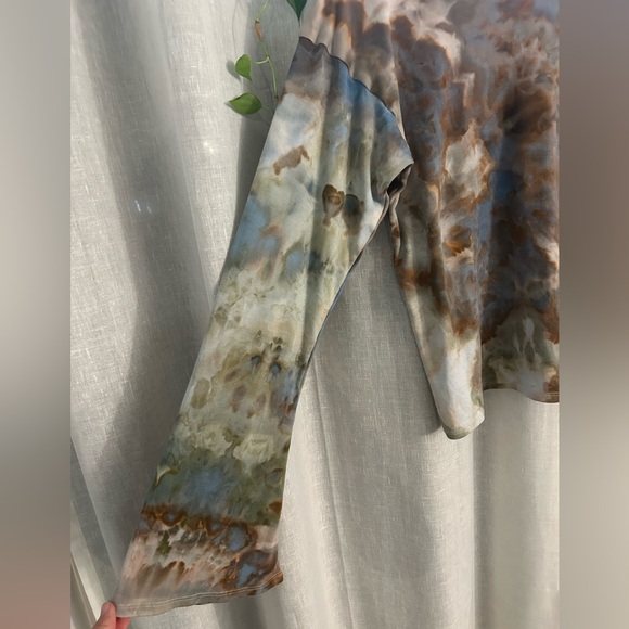 Loverly Goods bell sleeve bamboo top size large - Picture 3 of 7